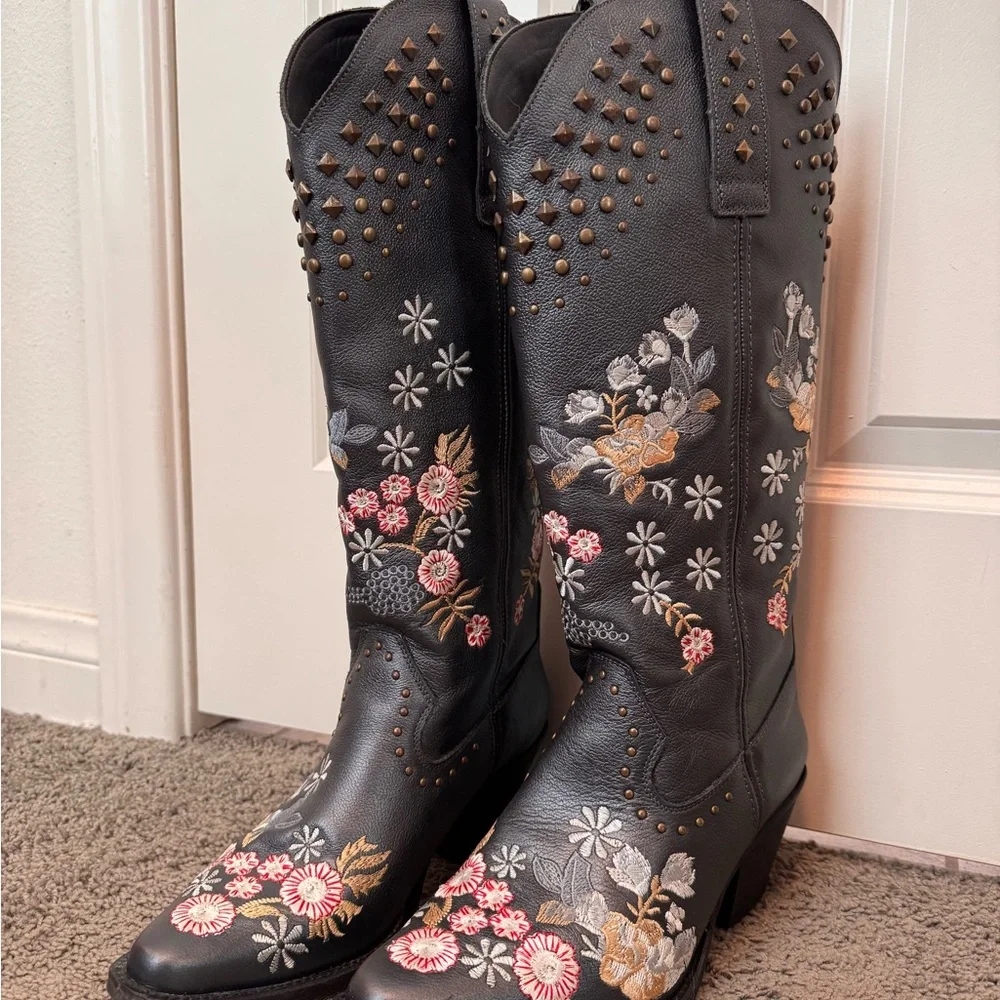 Dingo Women's Poppy Graphite Floral Embroidered Studded Snip Toe Cowboy Boots - Picture 1 of 8